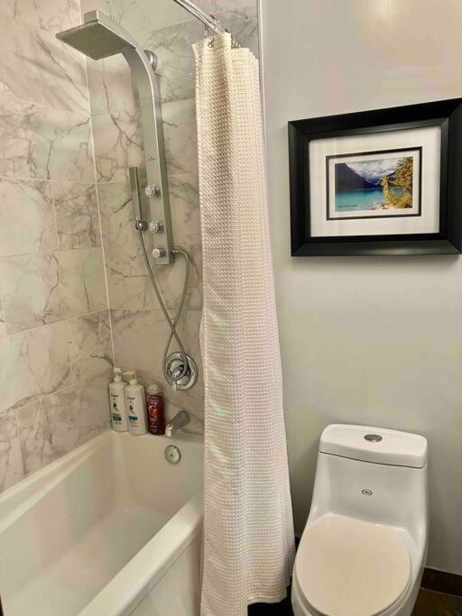 Apartment G222 Family Fun- Mtn View Stay, Water Slide, Pool, Hot Tub, Free Parking Canmore