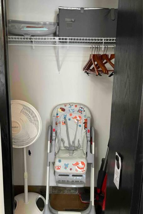 G222 Family Fun- Mtn View Stay, Water Slide, Pool, Hot Tub, Free Parking